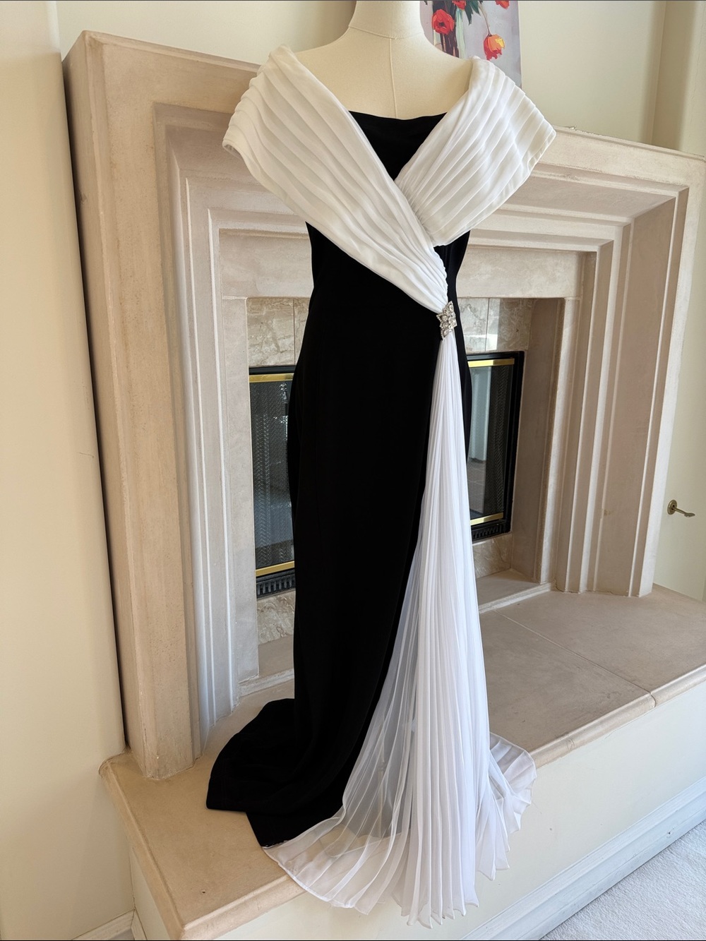 Vintage Tadashi Shoji Black & White Evening Gown – Size 6